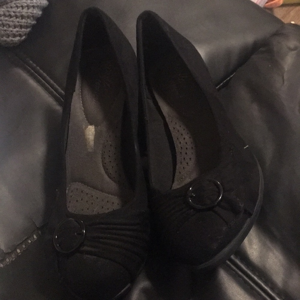 Black sued wedges